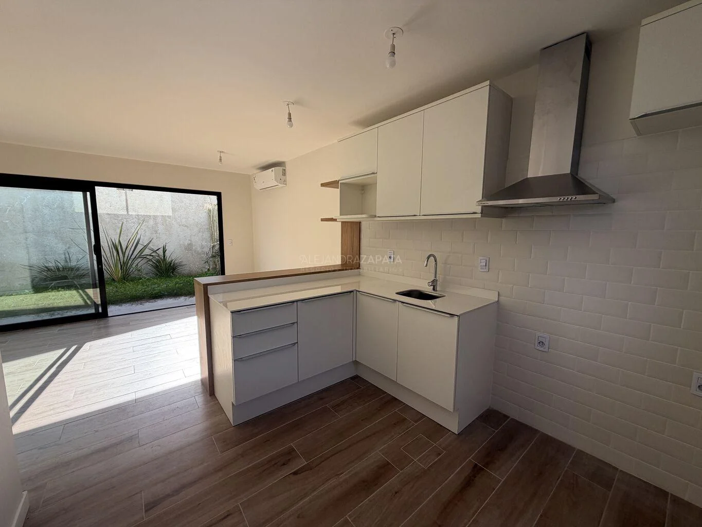 Casa en Carrasco Norte, propiedad 275785 -Imagen 2