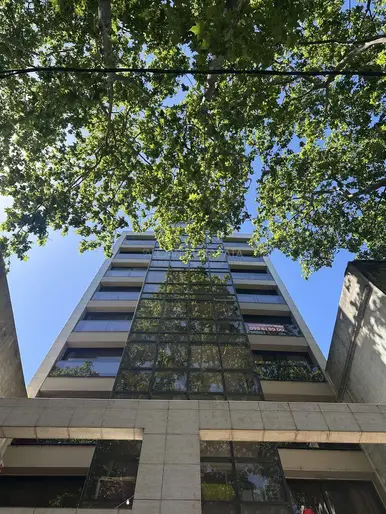 Venta apto con renta en Parque Batlle Impecable