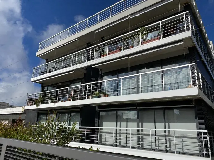 Venta apartamento 2 dormitorios 2 baños  garage  impecable Malvin