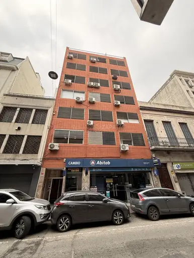 Venta monoambiente oficina o casa habitación Ciudad Vieja impecable!!!