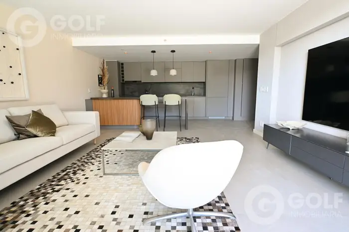 Venta de apartamento de 2 dormitorios con terraza y cochera en Barra de Carrasco
