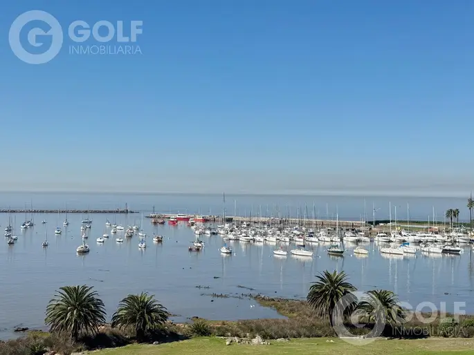 Venta apartamento de 3 dormitorios con vista al Puertito Del Buceo