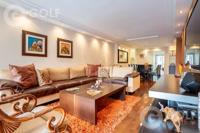 Venta DE APARTAMENTO EN POCITOS 5 DORMITORIOS