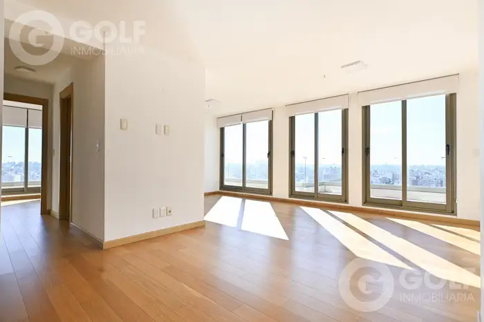 Venta de apartamento 2 Dormitorios y cochera doble en Punta Carretas