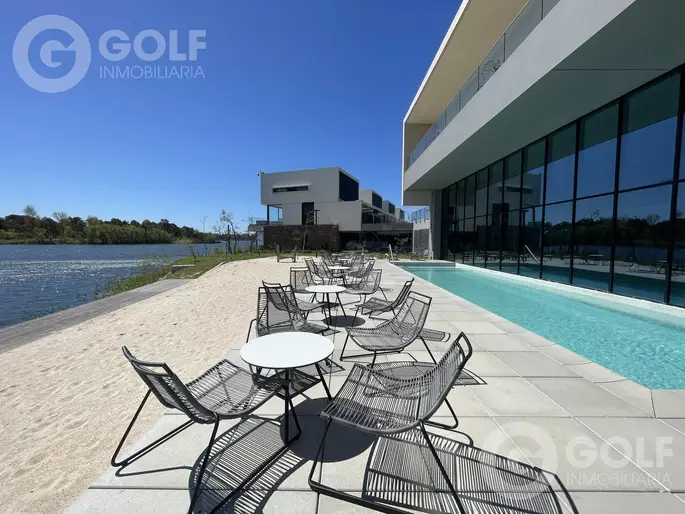 Venta de apartamento de 2 dormitorios con Terraza en Carrasco Este