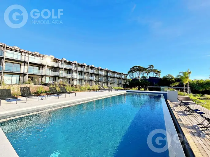Venta de apartamento 1 dormitorio con terraza en Carrasco Este LAWA
