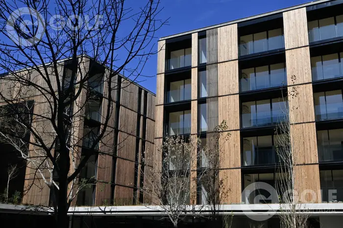Venta apartamento de 3 dormitorios y jardin en Carrasco