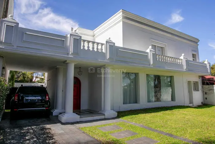 Casa 3 dormitorios y estar en Venta Carrasco Sur