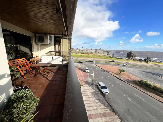 Frente al Mar y al Golf Departamento 3 dormitorios terraza parrillero garaje y box gastos comunes ba