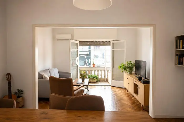 Divino apartamento en alquiler de 2 dormitorios + escritorio en Cordón Sur.