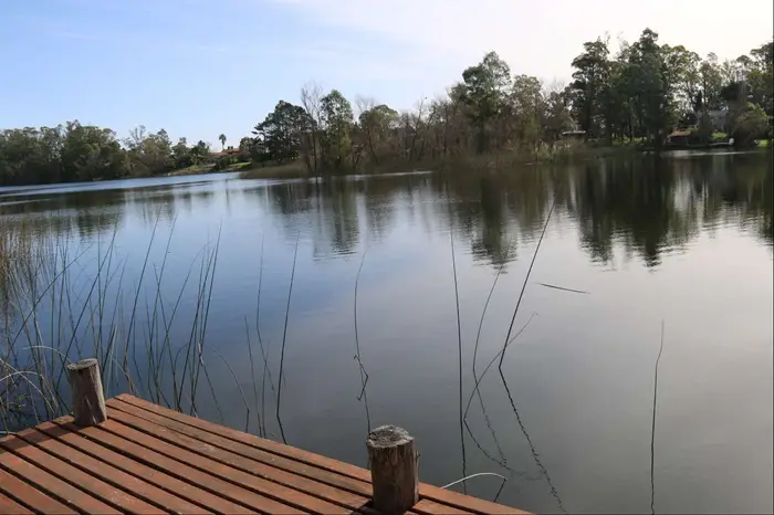 Parque Miramar. Una casa sobre el lago, en un terreno excepcional de 1800 Mts