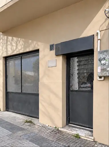 Oportunidad de Vivienda/local comercial sobre Avda. en el Límite de Parque Rodo y Palermo