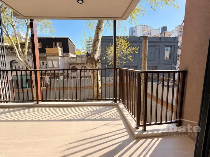 Venta apartamento dos dormitorios en Barrio Sur Patio y terraza