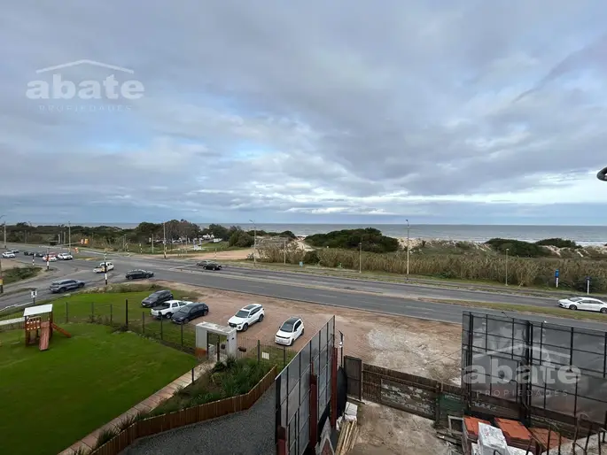 Venta Apartamento 3 dormitorios en Parque Carrasco Vista al Mar