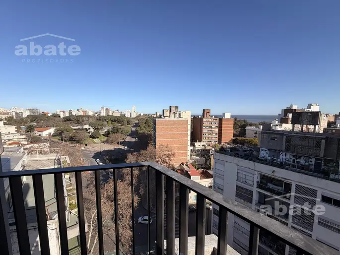 Venta apartamento 1 dormitorio en Parque Rodó al frente