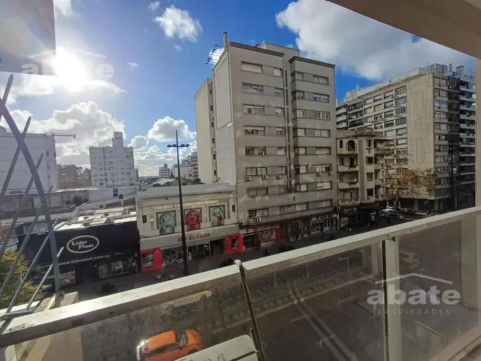 Venta de Apartamento de 2 dormitorios con garage en Cordón, Montevideo