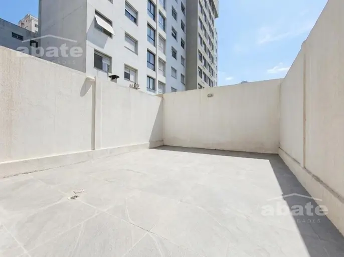 Alquiler 1 dormitorio con placard y patio de uso exclusivo!