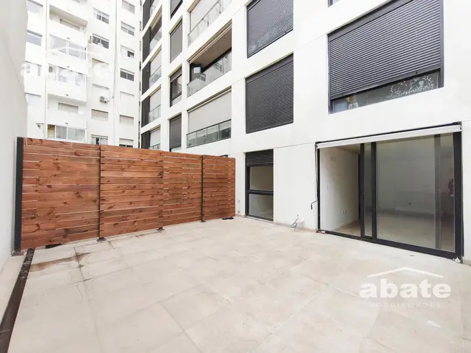 Apartamento de 1 dormitorio en Aguada Con Patio de uso exclusivo.