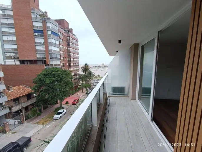 Monoambiente en venta con renta en Puerto del Buceo, Montevideo, Uruguay 