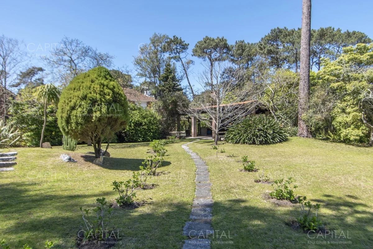 Casa en Playa Mansa, propiedad 277858 -Imagen 2