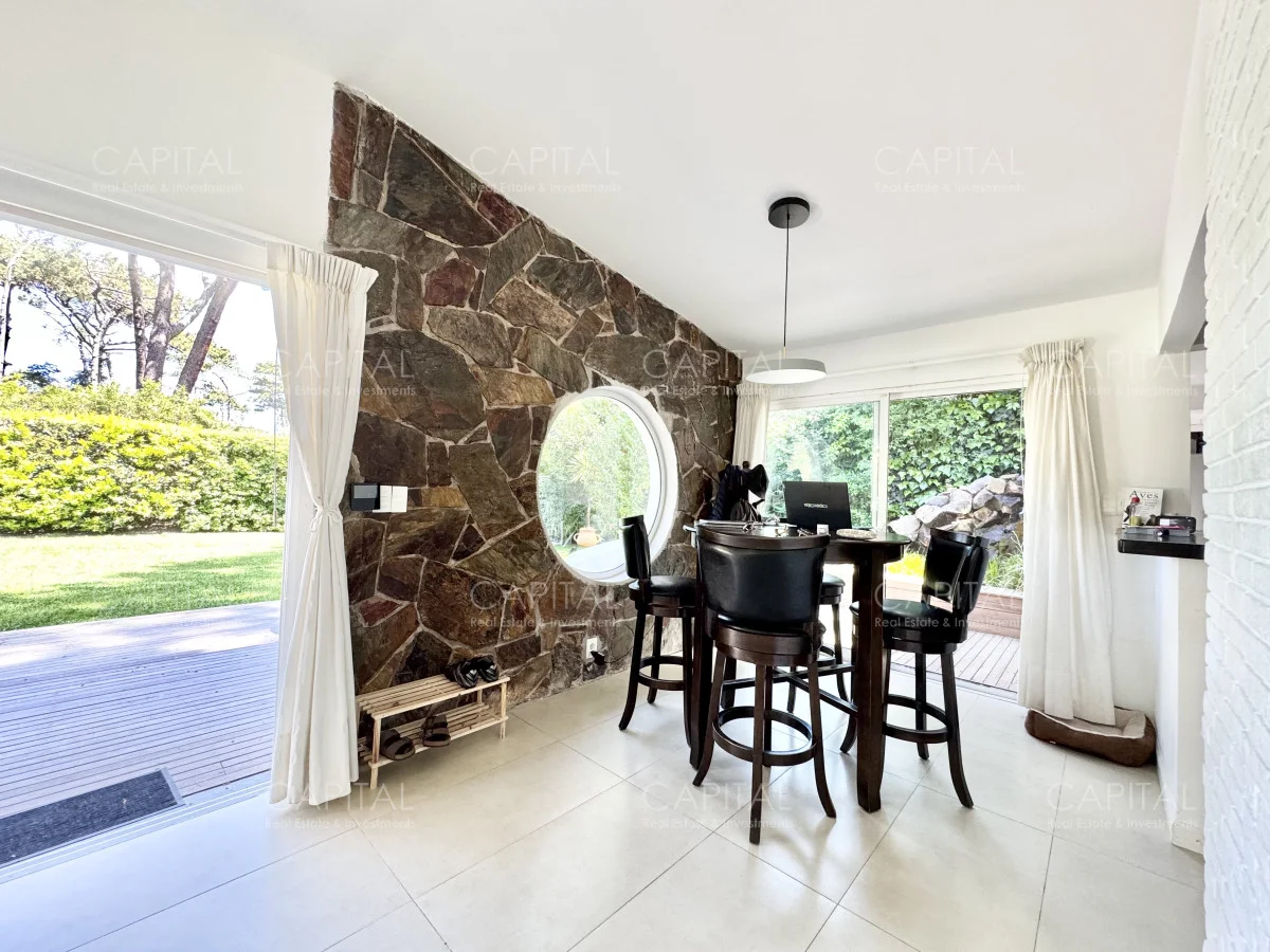 Casa en Playa Mansa, propiedad 278112 -Imagen 2