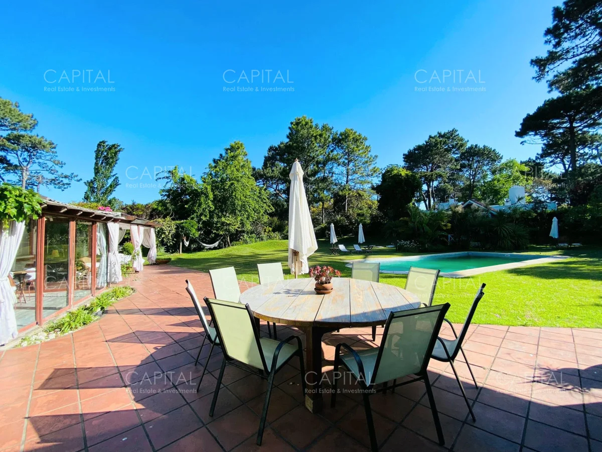 Casa en Playa Mansa, propiedad 278346 -Imagen 2