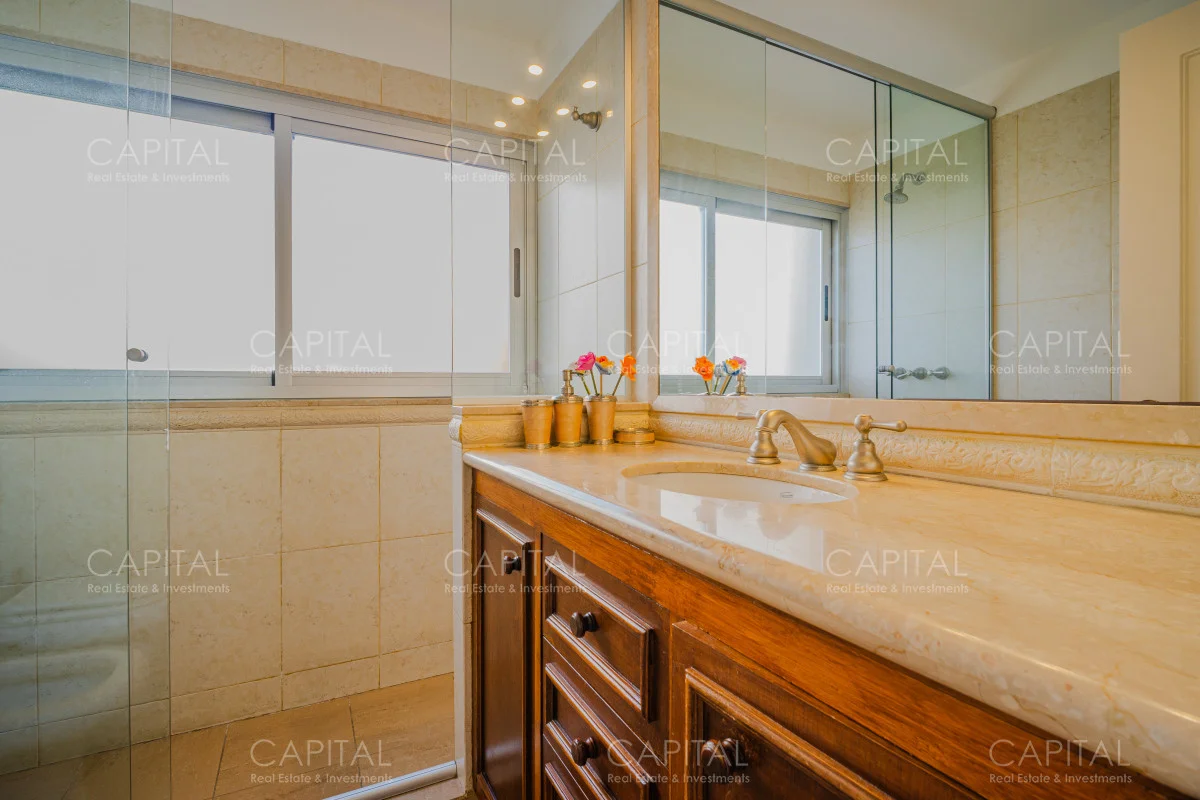 Apartamento en Playa Mansa, propiedad 278670 -Imagen 17