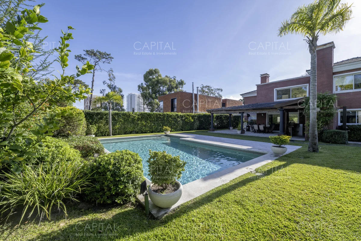 Casa en Playa Mansa, propiedad 278687 -Imagen 25