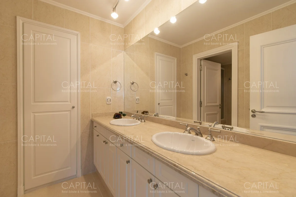 Apartamento en Playa Mansa, propiedad 278953 -Imagen 18