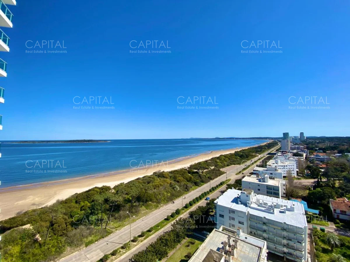 Apartamento en Playa Mansa, propiedad 279100 -Imagen 2