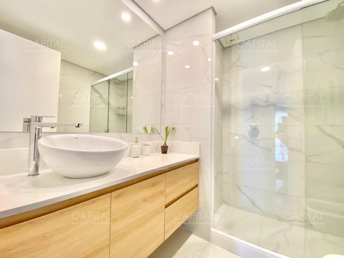 Apartamento en Playa Mansa, propiedad 279110 -Imagen 13