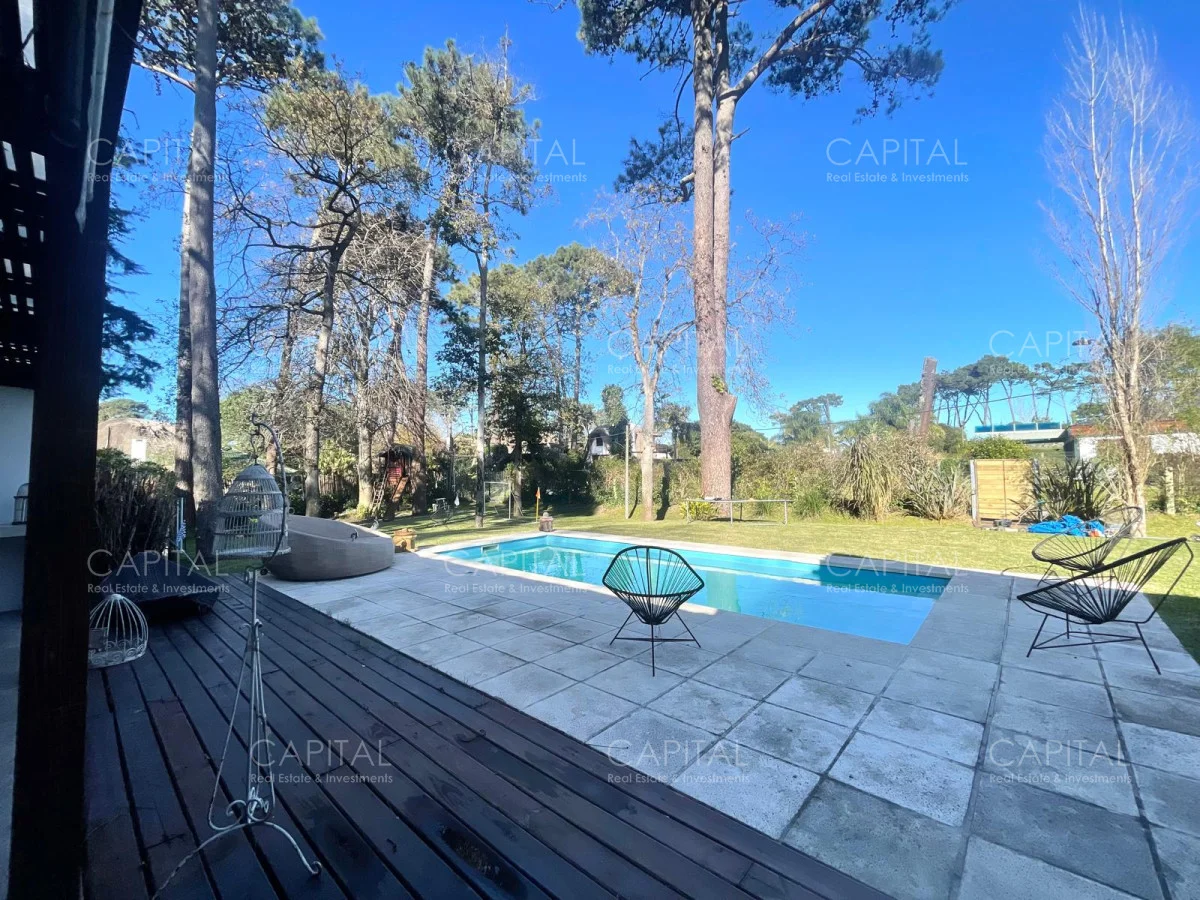 Casa en Playa Mansa, propiedad 279360 -Imagen 1