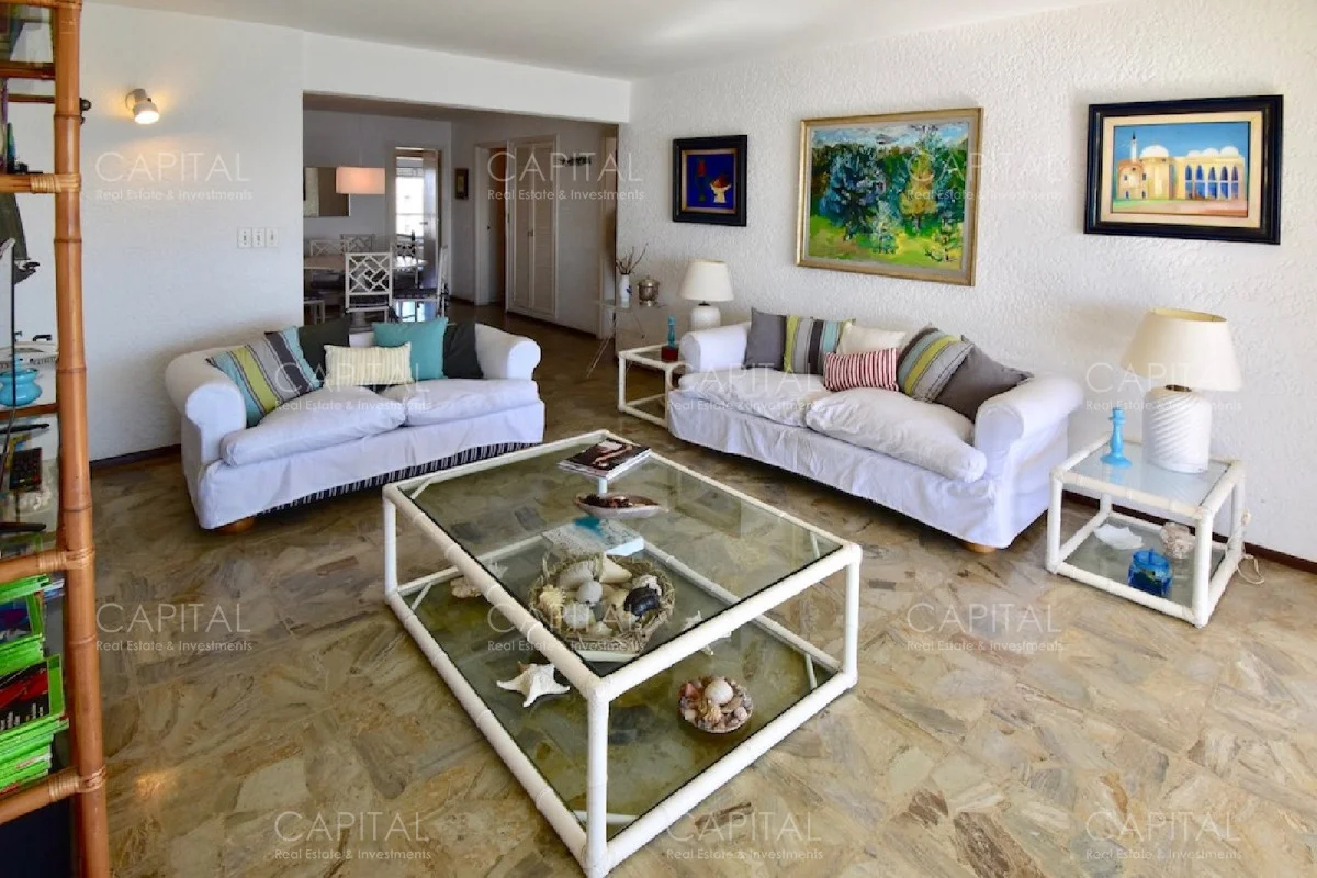 Apartamento en Playa Mansa, propiedad 279553 -Imagen 12