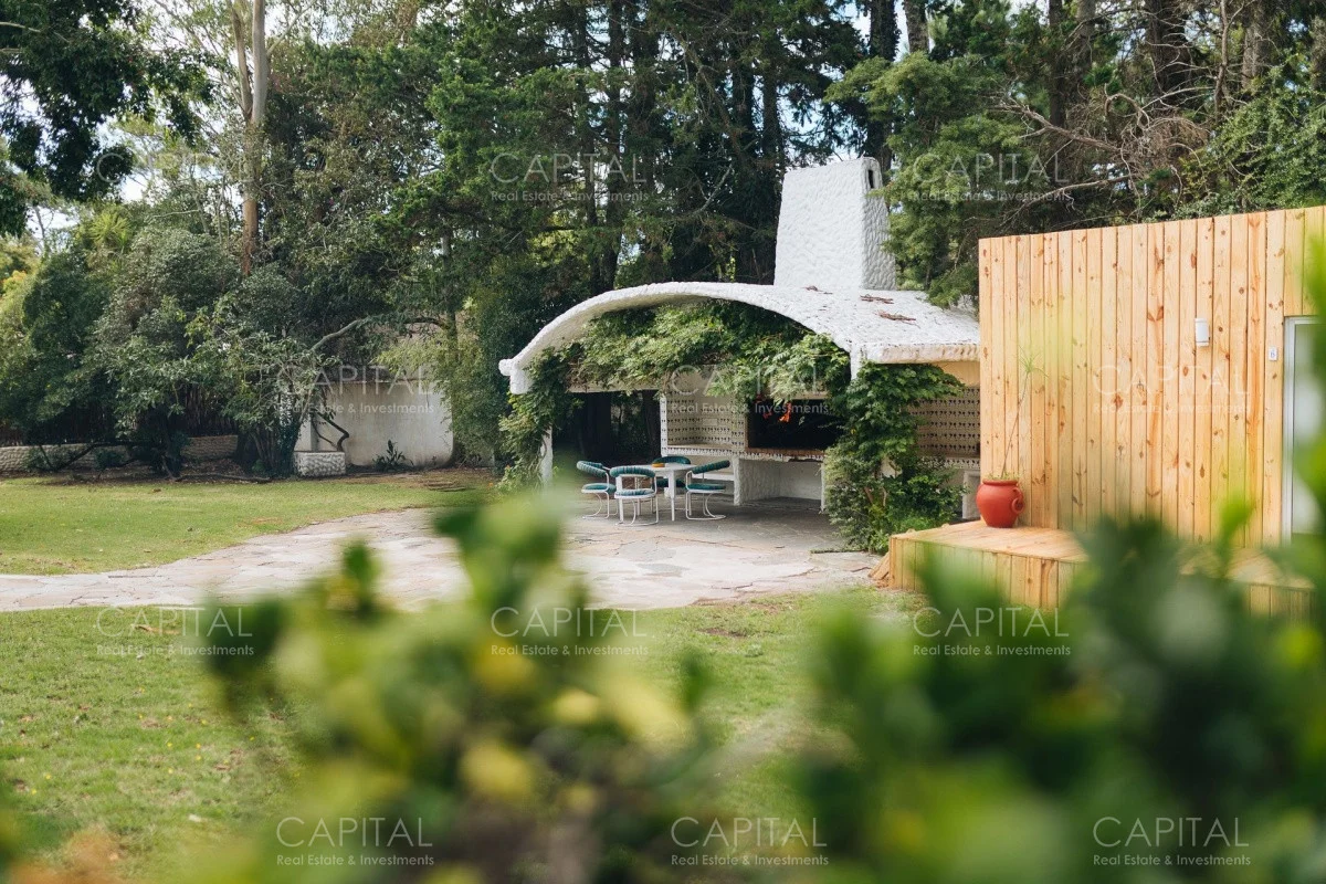 Casa en Playa Mansa, propiedad 279644 -Imagen 2