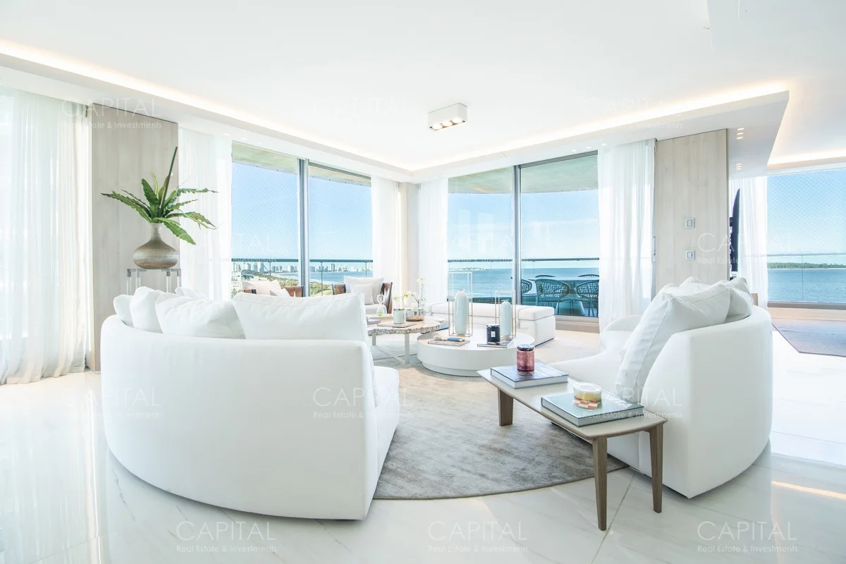 Apartamento en Playa Mansa, propiedad 279704 -Imagen 2