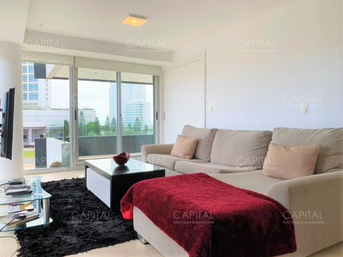 Apartamento en Playa Mansa, propiedad 279742 -Imagen 2