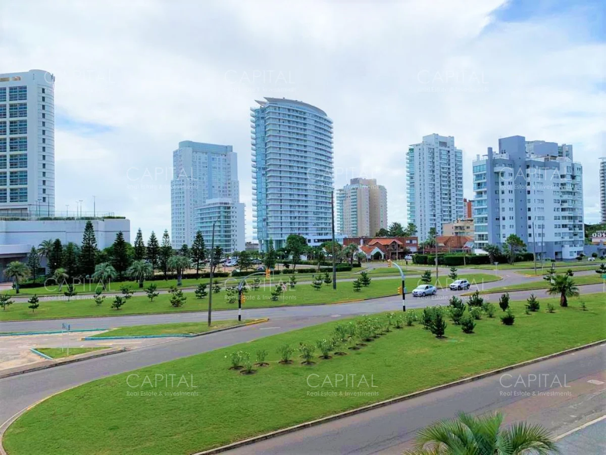 Apartamento en Playa Mansa, propiedad 279742 -Imagen 6