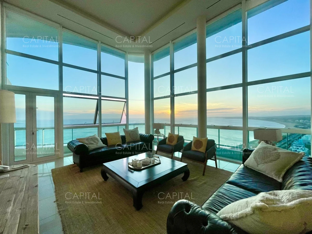 Apartamento en Playa Mansa, propiedad 279776 -Imagen 2
