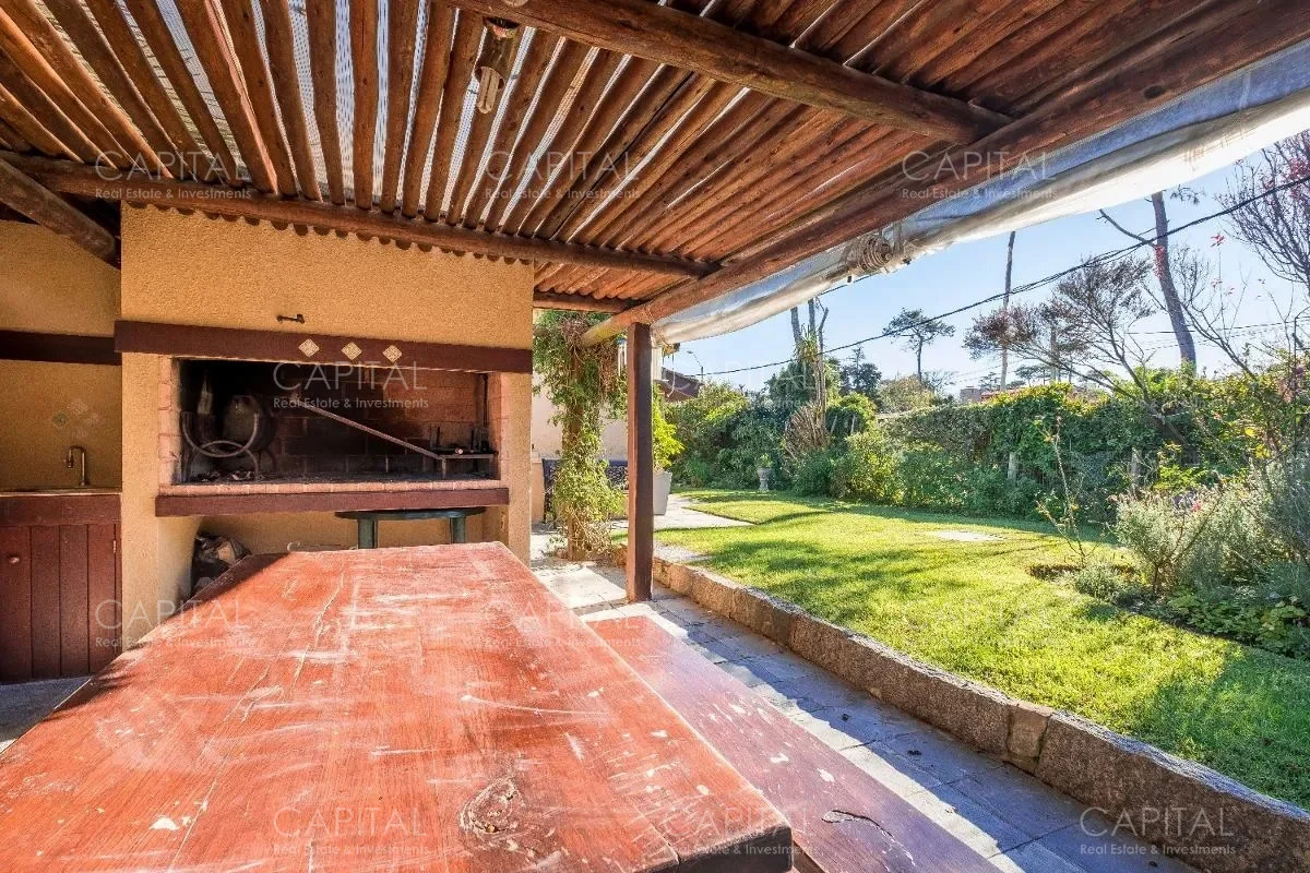 Casa en Playa Mansa, propiedad 279835 -Imagen 2