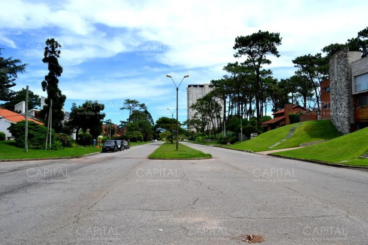 Casa en Playa Mansa, propiedad 279852 -Imagen 2