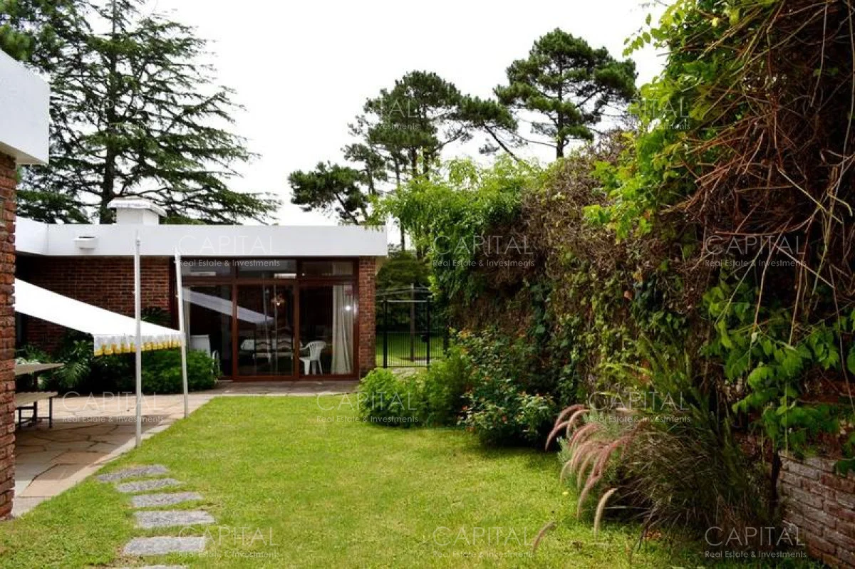 Casa en Playa Mansa, propiedad 279852 -Imagen 22