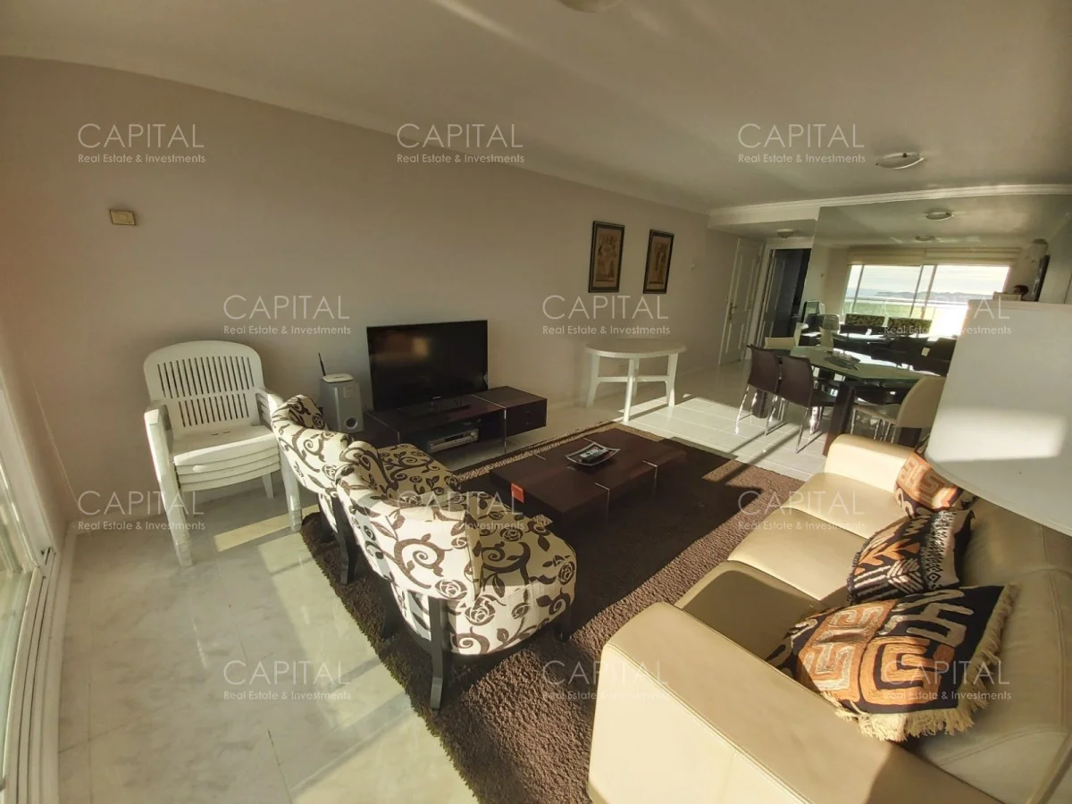 Apartamento en Playa Mansa, propiedad 280111 -Imagen 3