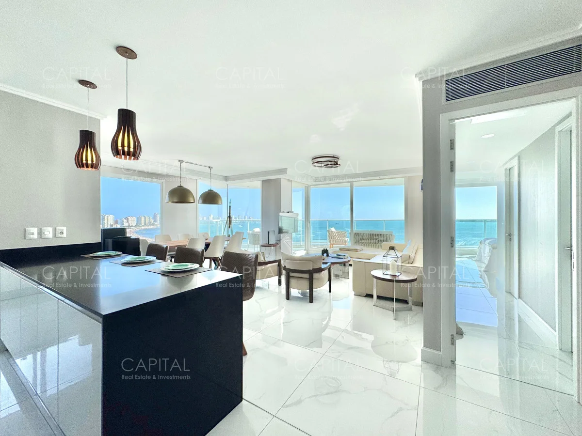 Apartamento en Playa Mansa, propiedad 280198 -Imagen 2