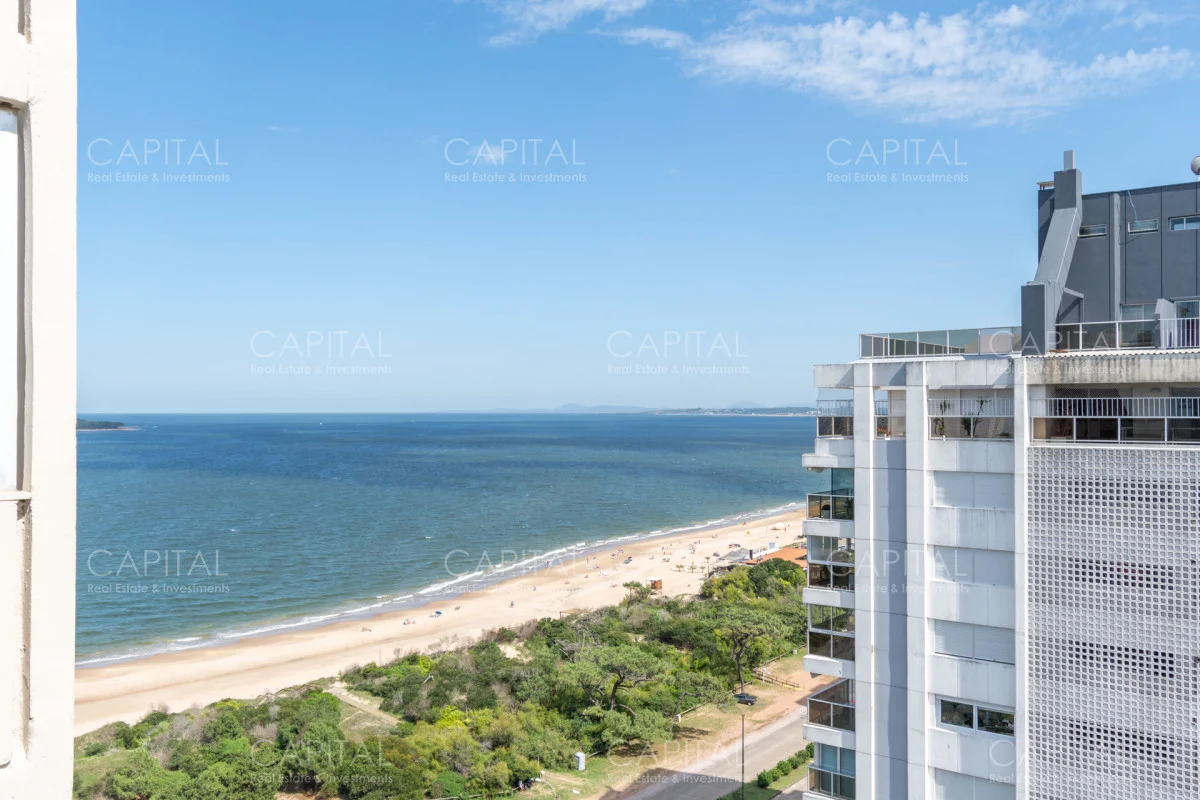 Apartamento en Playa Mansa, propiedad 280217 -Imagen 12