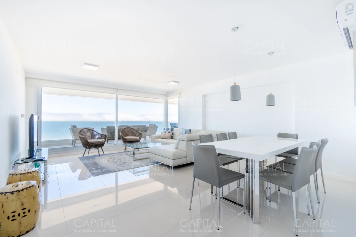 Apartamento en Playa Mansa, propiedad 280301 -Imagen 2