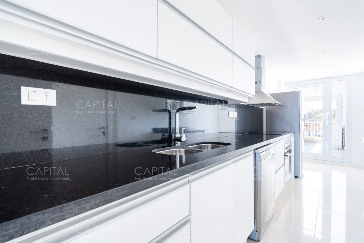Apartamento en Playa Mansa, propiedad 280301 -Imagen 14
