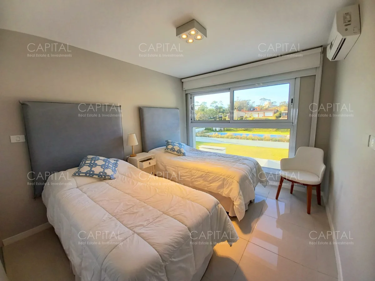 Apartamento en Playa Mansa, propiedad 280455 -Imagen 11