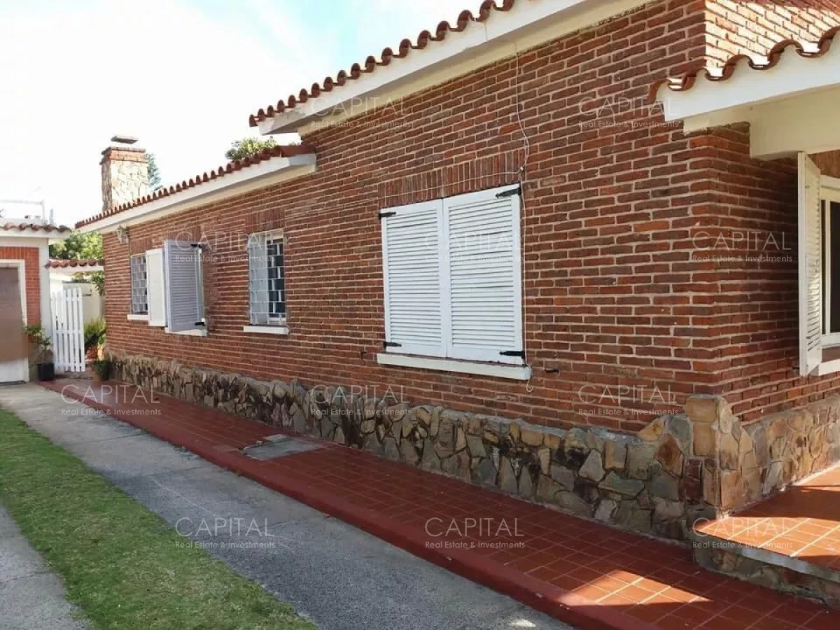 Casa en Playa Mansa, propiedad 281448 -Imagen 2
