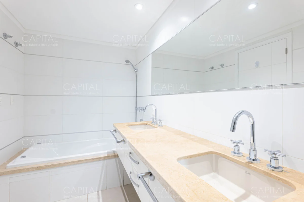 Apartamento en Playa Mansa, propiedad 281504 -Imagen 15