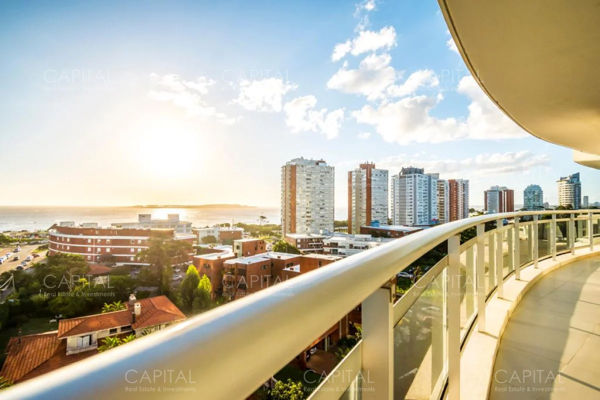 Apartamento en Playa Mansa, propiedad 281516 -Imagen 2